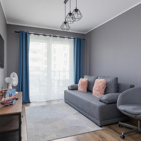 Comfy Apartment Pachonskiego With Parking In Krakow By Noclegi Renters Exterior photo
