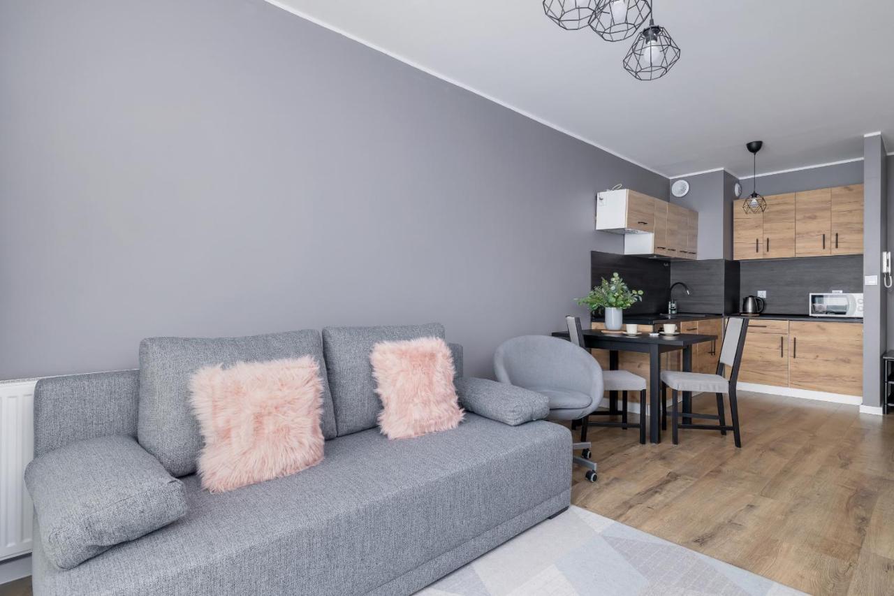 Comfy Apartment Pachonskiego With Parking In Krakow By Noclegi Renters Exterior photo