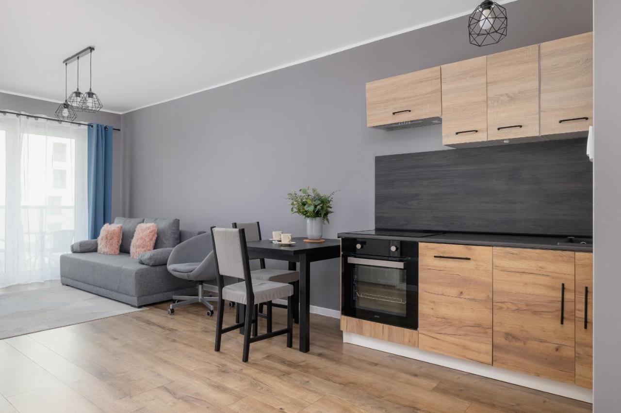 Comfy Apartment Pachonskiego With Parking In Krakow By Noclegi Renters Exterior photo